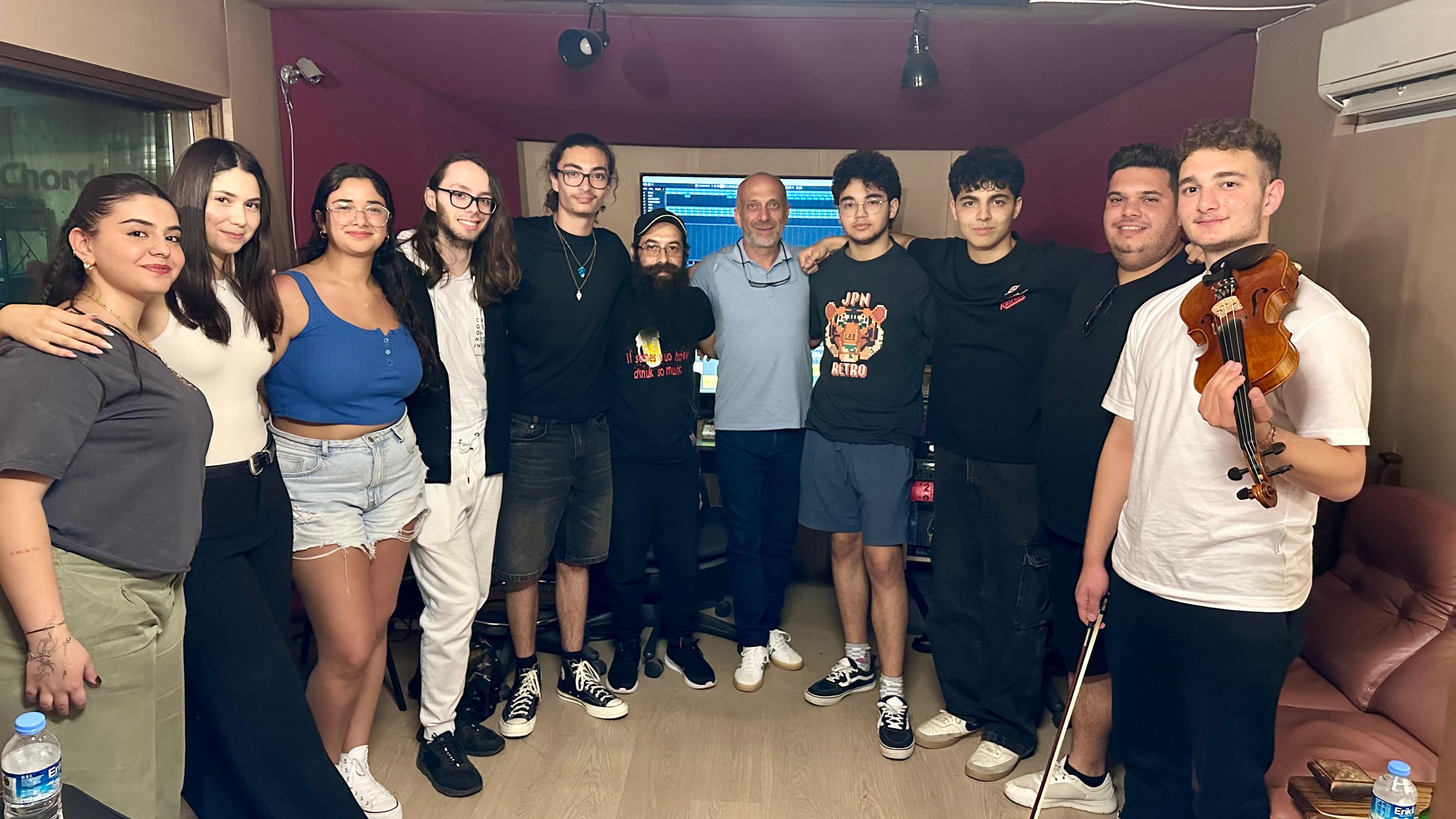 TELSİM FREEZONE 11. LİSELERARASI MÜZİK YARIŞMASI’NIN BÜYÜK ÖDÜLÜNÜ KAZANAN LEVENT COLLEGE, KLİP ÇEKİMİ İÇİN STÜDYOYA GİRDİ – 29 Mayıs 2025